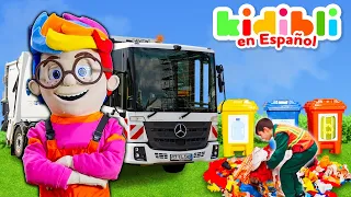 🚜 Los niños limpian con tractores y camiones ♻🚛 Los niños juegan a fingir ⛑ Kidibli