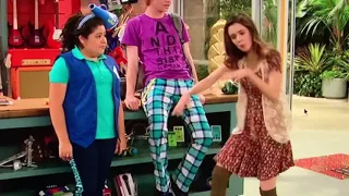 AUSTIN AND ALLY PLUG WALK