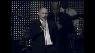 Путин поёт