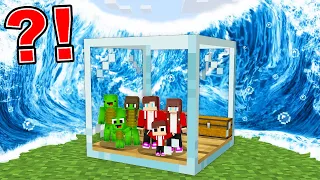 MIKEY vs JJ Family: EPIC TSUNAMI vs. Doomsday Bunker in Minecraft!