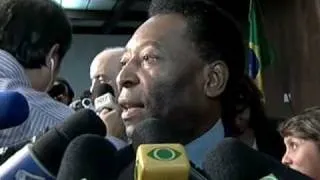 Pelé diz que problemas de Robinho são muito tristes