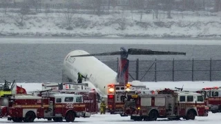 Delta 1086 Crash at LaGuardia ATC (with Subtitles)