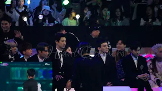 [HD FANCAM] 171201 2017 MAMA IN HONG KONG EXO'S REACTION TO TAEMIN AND SUNMI'S MOVE