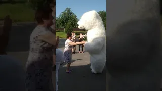 Поздравление мамы с ДНЁМ РОЖДЕНИЯ. Мама такого не ожидала. Боровляны. Все остались довольны. Ура!!!!