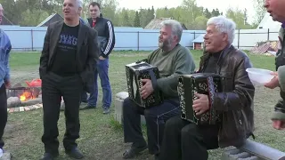 Ты сосед и я сосед. Гармонист   Владимир Глазунов