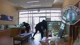 3 suspects at large in Irvine jewelry store heist