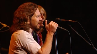 Eddie Vedder w/ Tom Petty & The Heartbreakers - The Waiting - 7.03.06 -1080.HD