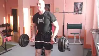 Wiktor lew 100 kg na biceps