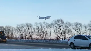 Тренировочный заход с уходом на второй круг Ту-214ПУ RA-64532 СЛО РОССИЯ в Омске