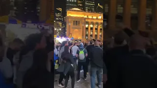 Mark Hoppus being a legend singing with fans after MSG concert