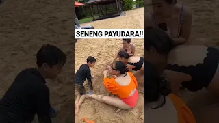 NAGITA SLAVINA PAKAI BIKINI BIKIN VIRAL #shorts #short #shortvideo #shortsvideo #nagita #pantai #fyp