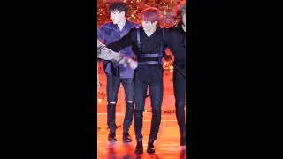 180622 방탄소년단, 정국 - 불타오르네, 직캠 (BTS, JUNGKOOK - Fire, 4K, 60fps, FANCAM) @롯데패밀리콘서트 by SPHiNX