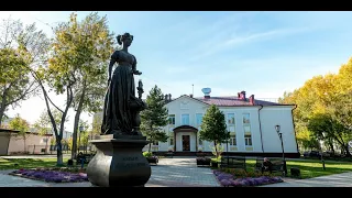 Памятник женам декабристов в Иркутске, приехавшим вслед за своими мужьями, высланными в Сибирь