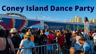 New Yorkers Dancing to House Music at Coney Island Boardwalk—August 20, 2022