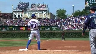 SEA@CHC: Contreras handles a high throw from Arrieta