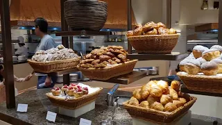 what's for breakfast at Atlantis the Palm Dubai