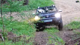Dacia Duster 4x4 Forest Offroad vs Suzuki Jimny