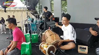 MELIHAT CREW DENNY CAKNAN CEK SOUND DI PANGGUNG sempaja samarinda