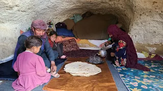 Simple life in a cave | nomadic life |Afghanistan village life _baking bread