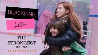 BLACKPINK Lisa Carrying Other Members
