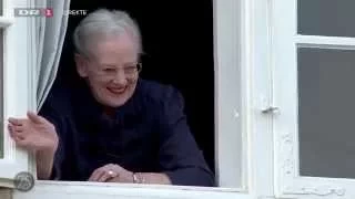 Her vækkes dronning Margrethe med kanonskud og sang - DR Nyheder