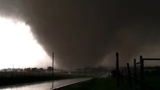 Chapman, Kansas EF-4 HUGE Tornado! Storm chasing with Dad. 05/25/2016. Supercell storm and EF-4!