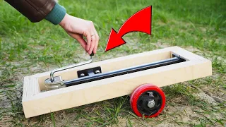 Connect the car jack to the table, and you will be surprised by this idea !
