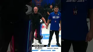 He SLAPPED the snot out of his opponent's nose 😳