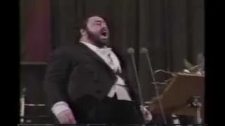 Luciano Pavarotti-O sole mio- in China1986