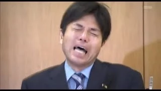 Японский депутат стал звездой интернета из-за рыданий