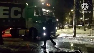 Фура заехала в парк Победы в городе Ревда Свердловской области. 02 апреля 2024 год