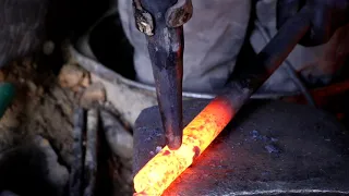 Forging a Claw Hammer: Traditional Blacksmith Skills with Creative Hands