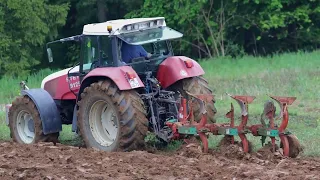 [4K]Tractor Steyr 9125 plowing/ploughing with Kverneland Mod. F plow/plough at Slovenian countryside