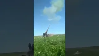 Heavy 203mm Ukrainian artillery 2S7 Pion in action