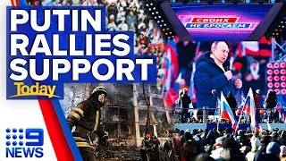 Russian President praises ‘unity’ at a huge flag-waving rally in Moscow | 9 News Australia