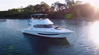 Riviera 39 Sports Motor Yacht