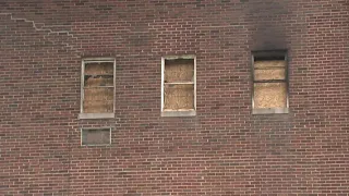 One person killed in 3-story apartment fire in Akron