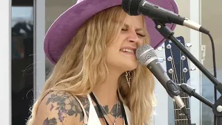 Dezzie Renae at the 2024 Montauk Music Fest