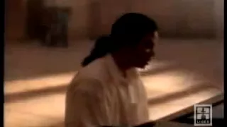 Michael Jackson singing his favorite song - Smile