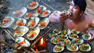 100 Clams,Oyster Cleaning make delicious BBQ - Cooking Clam,Mukbang eating with Hot Chili Sauce