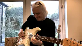 TEARS FOR FEARS - BROKEN- NEIL TAYLOR DEMONSTRATES HIS  GUITAR SOLO