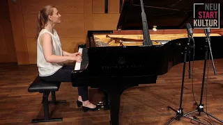Sonatina in C Major, II. Rondo-Allegro by Wolfgang Amadeus Mozart - Magdalena Haubs