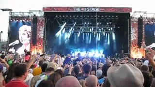 Noel Gallagher - Don't Look Back In Anger - V Festival 2012 - Weston Park