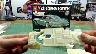 Unboxing the AMT 1963 Corvette