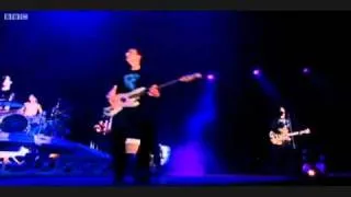 Blink 182 All the small things Live READING !! 2010