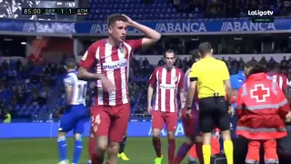 [HD] Fernando Torres Horrible Head Injury - Atletico Madrid vs Deportivo La Coruna 1-1 - La Liga