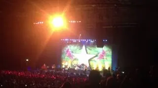 Ringo Starr & his All-Starr Band - Yellow Submarine (Live In Perth 21/02/2013)