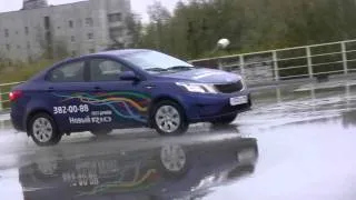 KIA RIO vs Hyundai Solaris: аквапланирование