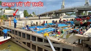 GIAO THÔNG cũng phải xuất hiện để điều tiết với lần vượt cống này