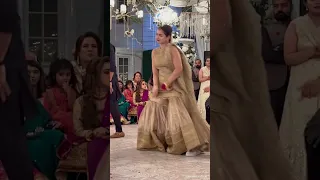 Hania Amir dance in wedding #haniaamir